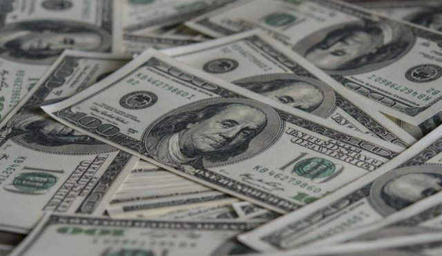 La devaluación post-PASO sacude al mercado: el dólar oficial supera los $365